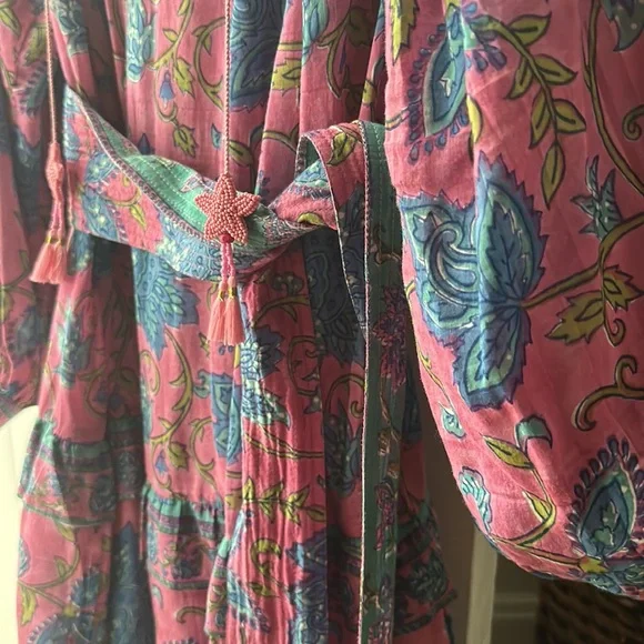 Bell long sleeve mini dress, block print, matching waist tie, M. EUC - Picture 4 of 4